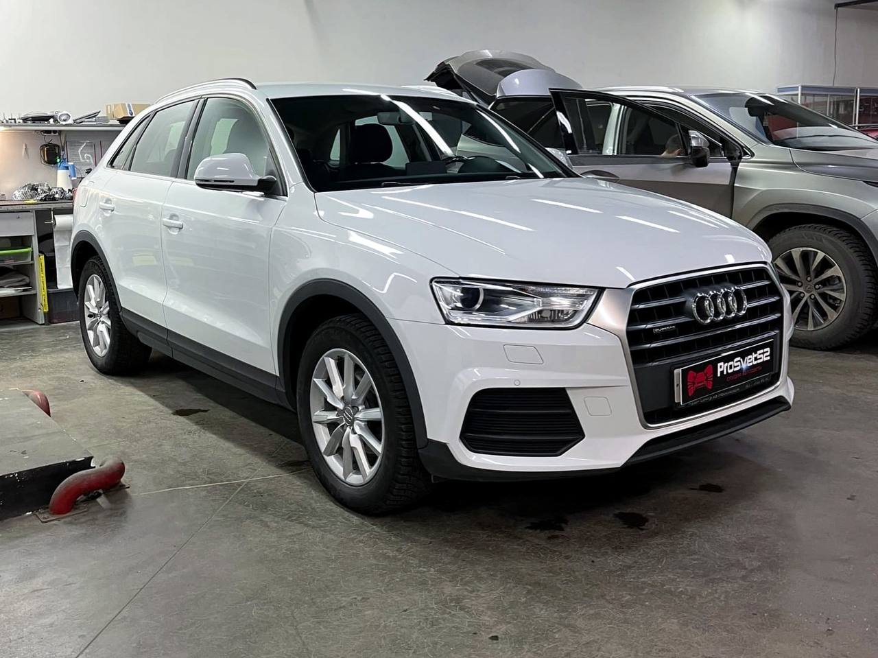 УСТАНОВКА ЛИНЗ AUDI Q3